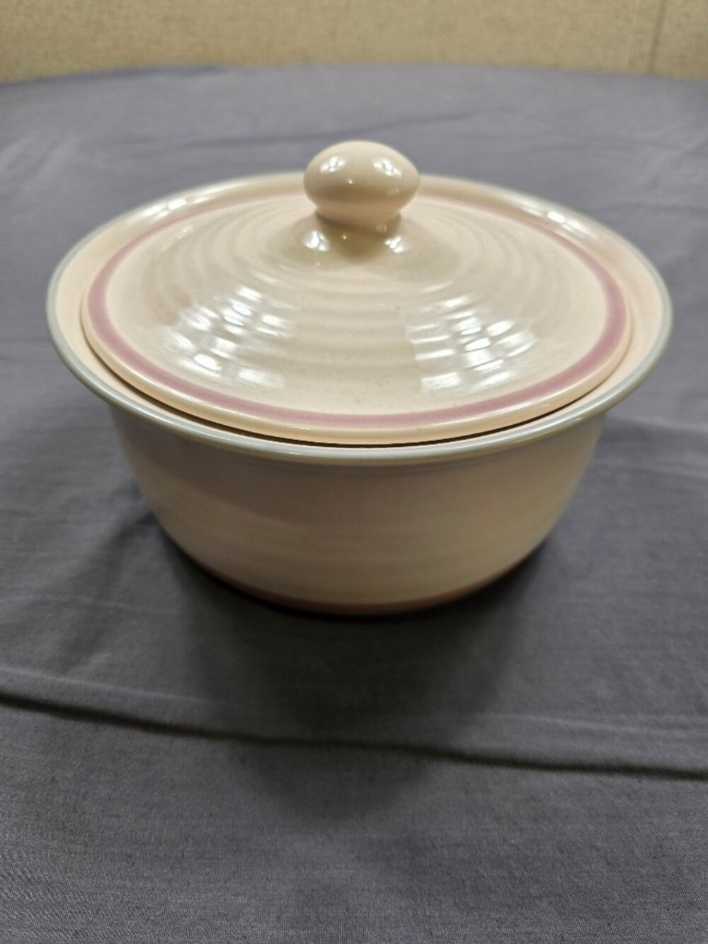 Pfaltzgraff Aura 2 Qt Casserole Dish w Cover